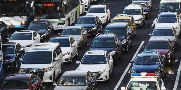 公安部：我國目前機動車保有量達4.3億輛，駕駛人總量達 5.1 億人