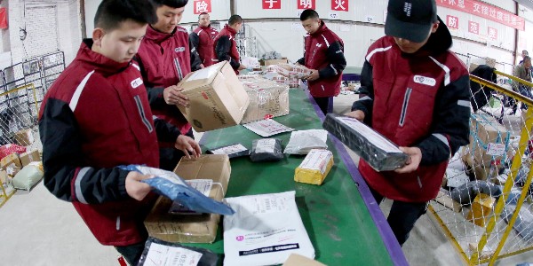 國家郵政局：11月快遞業務量突破130億件，單月增量有望超30億件